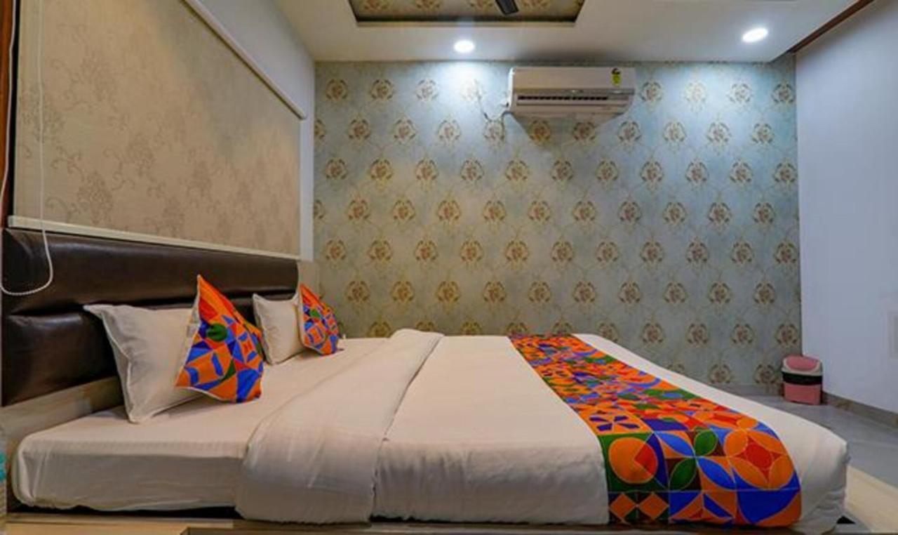 Fabhotel Super 3 Premium Varanasi Exterior photo